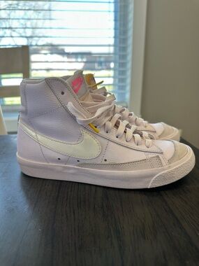 Nike Blazer Mid '77 Light Pink (used) Size 7